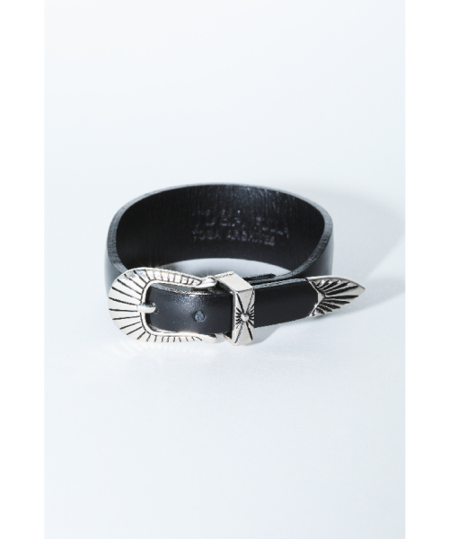 TOGA PULLA/(W)METAL BANGLE