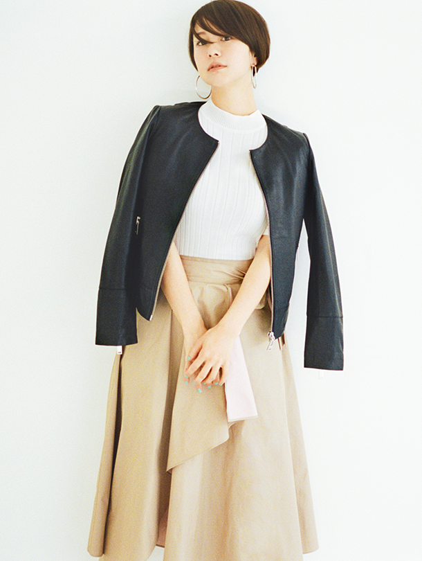 ライダースジャケット（DOMA） ニット（Sieste Peau） スカート（LOBBY for women）