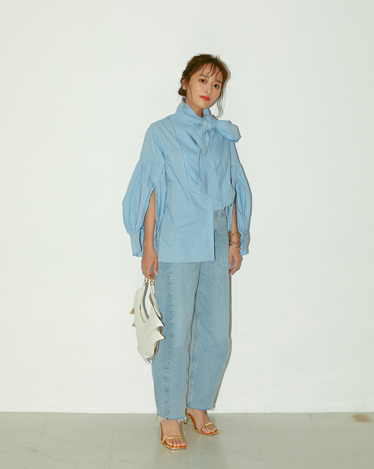 LOBBY for women】vol.35 CHIHIRO KONDO × MARILYN MOON 近藤千尋 が着こなすブラウスとデニムのおしゃれ関係｜阪急百貨店公式通販サイト｜阪急百貨店オンラインストア