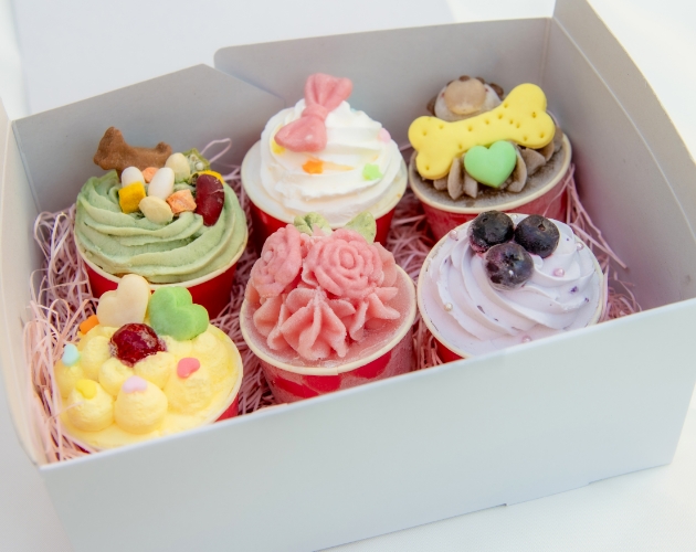 【大阪限定:日本橋バージョン】萌え〜❤︎ 2007年　キティ根付け　枝豆さま専用 ご当地キティ根付 鰺ヶ沢限定 秋田犬わさおバージョン - メルカリ