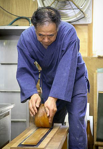 栗盛　俊二
