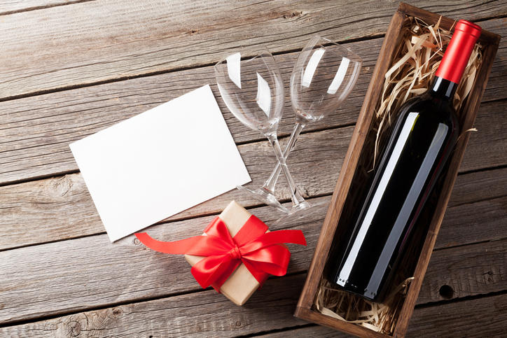 【予算別】プレゼントにおすすめのワイン15選！選び方のポイントも解説