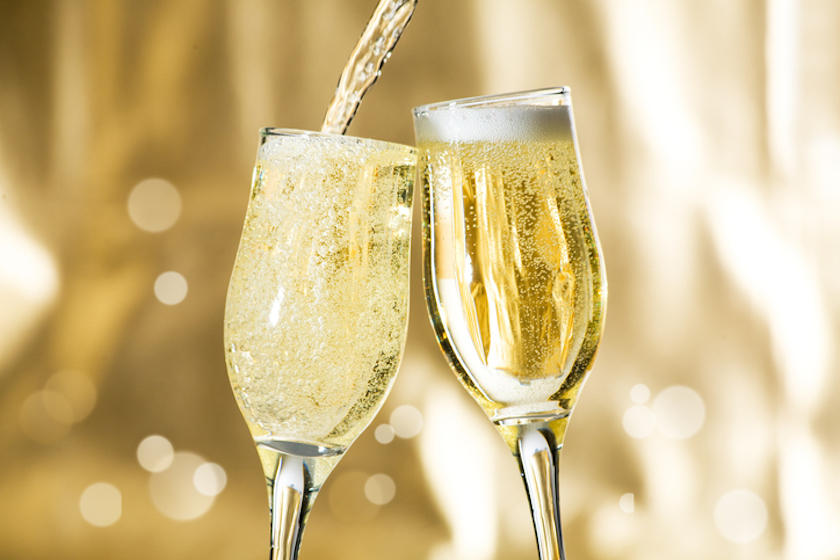 シャンパンとスパークリングワインの違いとは？定義や製法を解説！