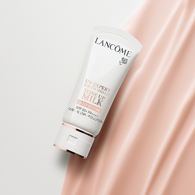 LANCÔME  UV EXPERT TONE UP