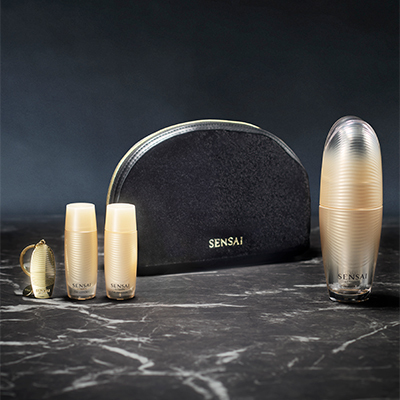 UTM ザ コンセントレート オリジナルポーチ＆チャームキット(B2580690