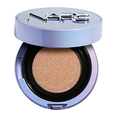 【新品未使用】ライトリフレクティングセラムクッションファンデーション　ケース付き コズミック ライトリフレクティング セラムクッションファンデーション