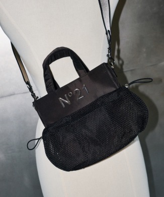N21 WALKING BAG