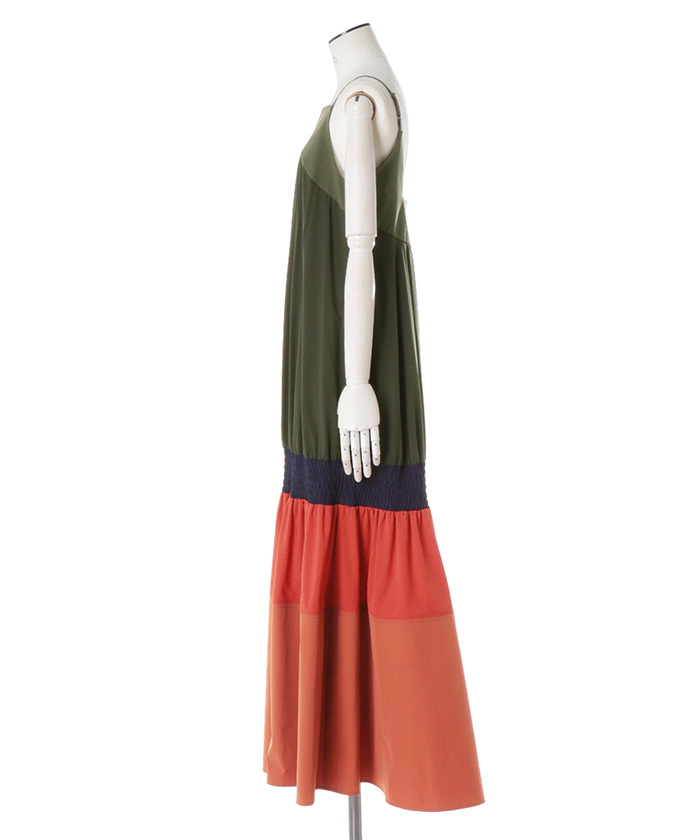 UN3D. LOW GATHER FLARE CAMI OP 36 黒