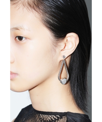 【TOGA TOO】Drop pierced earrings