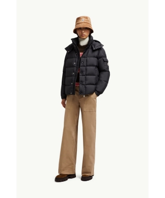 Moncler Maya 70ショートダウンジャケット