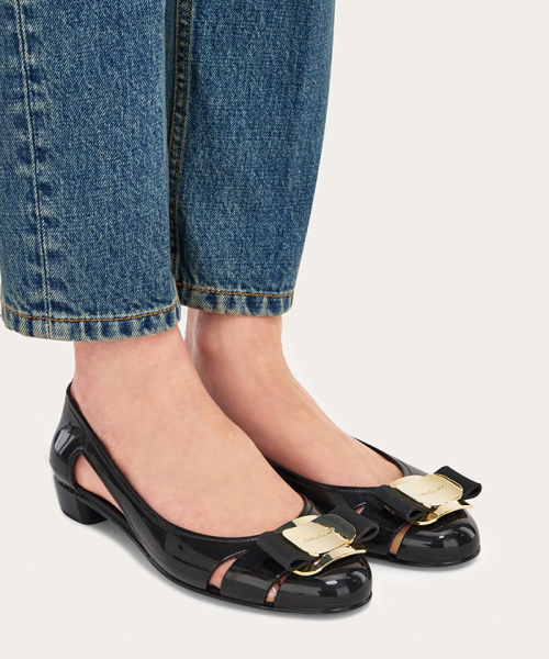 ◆FERRAGAMO◆ニューヴァラプレート ジェリー【送料/関税込み】 ニューヴァラプレート ジェリー(F258G021)｜阪急百貨店公式通販