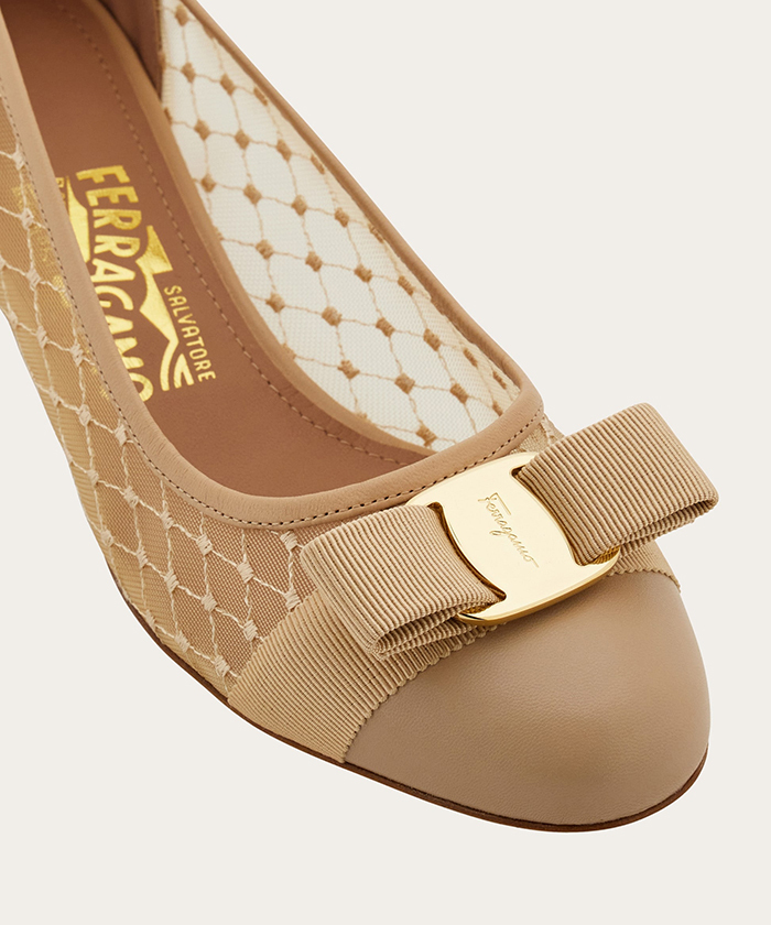 Ferragamo ヴァラ リボン 35mm パンプス Salvatore Ferragamo - 【美品】◇フェラガモ◇ ヴァラリボン