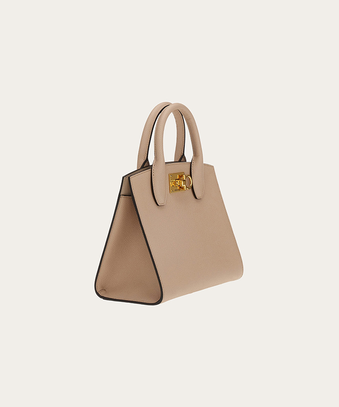 FERRAGAMO ブラックストーンヘアバンド(ボックス付き) FERRAGAMO ブラックストーンヘアバンド(ボックス付き) Ferragamo