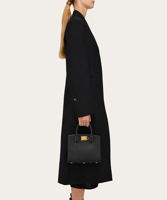 Ferragamo Studio Box bag (XS)(F258G057)｜阪急百貨店公式通販
