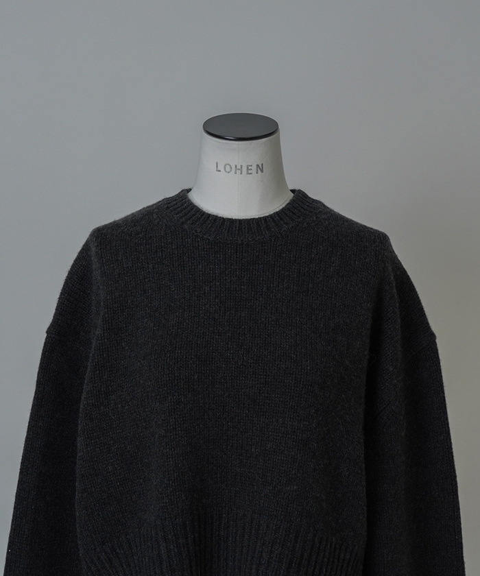 ウールカシミヤクルーネッククロップドニット(F25NB038)｜阪急百貨店