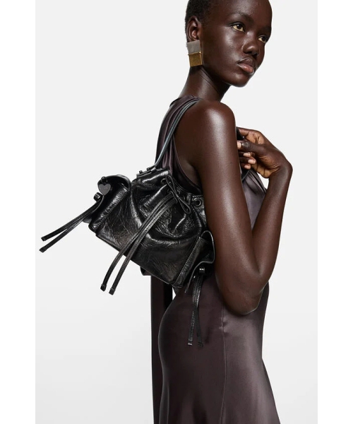 AcneStudios マルチポケットミニバケットバッグ ブラック ONE SIZE AcneStudios マルチポケットミニバケットバッグ ブラック ONE SIZE