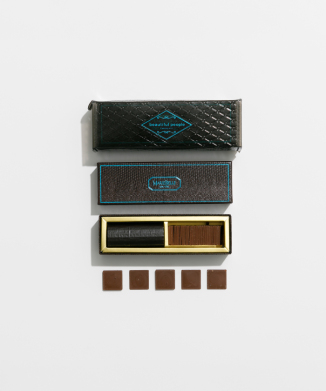 ［1/21(水)10:00販売開始予定］MARIE BELLE nothing to hide pouch