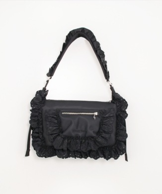 PILLOWCASE SHOULDER BAG W/ DAISY