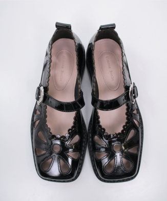DAISY CUTOUT MARY JANE BROGUE