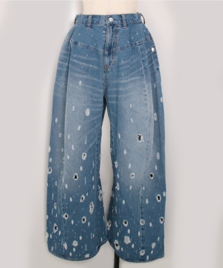 ダメージデニムパンツ