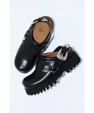 【TOGA VIRILIS】Western belt chunky mules