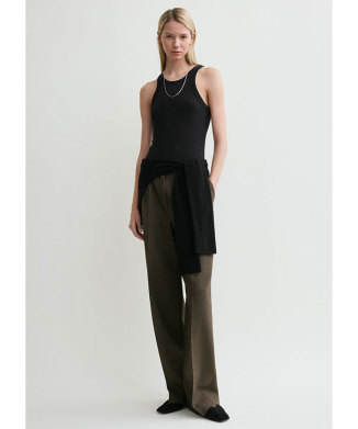 Curved rib tank