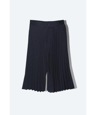 Herringbone pleated shorts