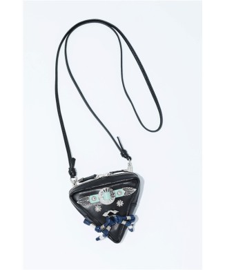 Triangle shoulder pouch