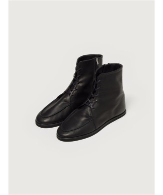*SOFT LEATHER LACE-UP BOOTS