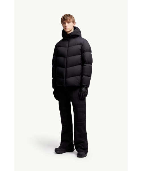 MONCLER Forez ショートダウンジャケット ブラック 2 MONCLER Forez ショートダウンジャケット ブラック 2