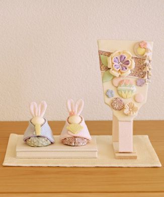 【京都 夢み屋】TOKOTOKO うさぎ雛と羽子板飾り