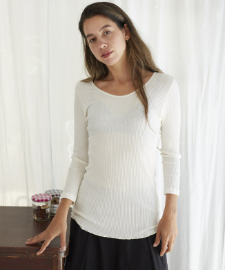 ナナリブロングＴシャツ