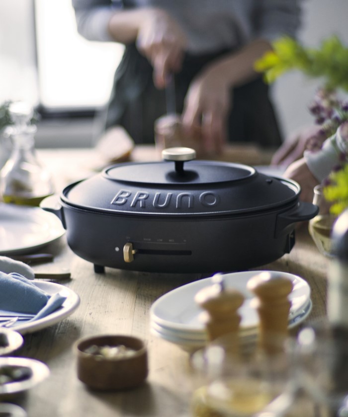 新品　BRUNO crassy+オーバルホットプレート たこ焼きプレート付き BRUNO crassy+ オーバルホットプレート たこ焼きプレート付き 蓋付き