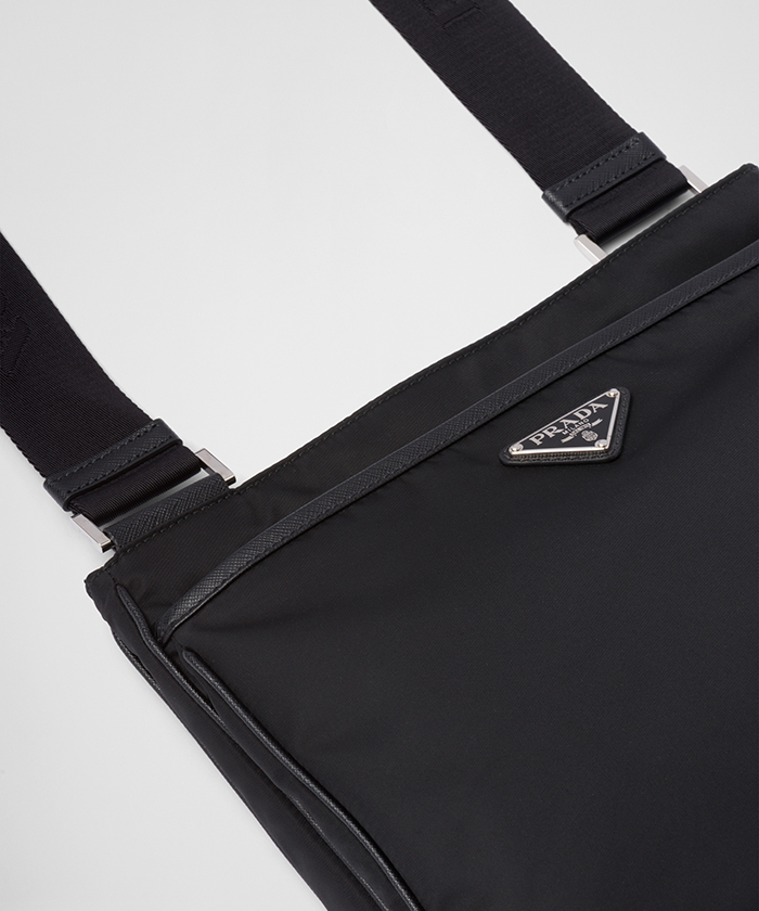 Re-Nylon xサフィアーノレザー ショルダーバッグ Re-Nylon xサフィアーノレザー ショルダーバッグ