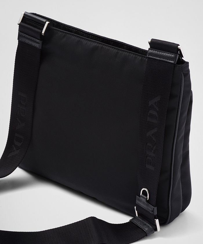 Re-Nylon xサフィアーノレザー ショルダーバッグ Re-Nylon xサフィアーノレザー ショルダーバッグ