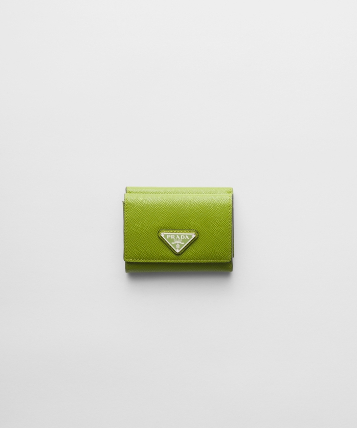 希少色 PRADA サフィアーノ 三角 トライアングルロゴ グリーン RFID