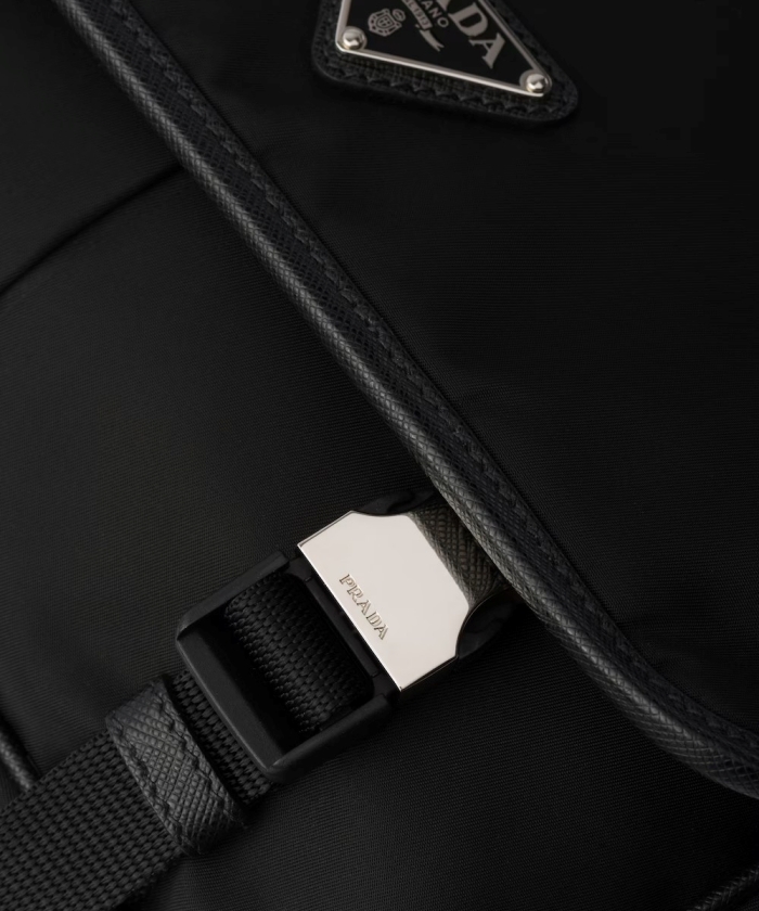Re-Nylon xサフィアーノレザー ショルダーバッグ Re-Nylon xサフィアーノレザー ショルダーバッグ