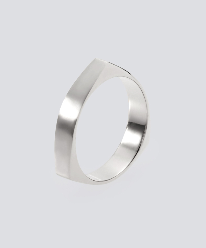 Triangle 3D Ring with Hair Line XOR103(M257N078)｜HANKYU