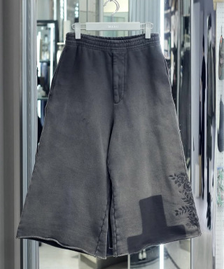 FLOWER EMBROIDERY SWEAT SHORTS　M26U6PS001