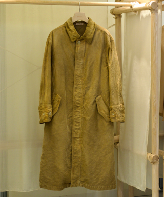 GARMENT-DYED ORGANIC COTTON HEAVY MOLESKIN COAT　A26AC01HM