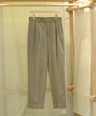 CASHMERE MOLESKIN TWO-TUCK SLACKS　A26AP03CM