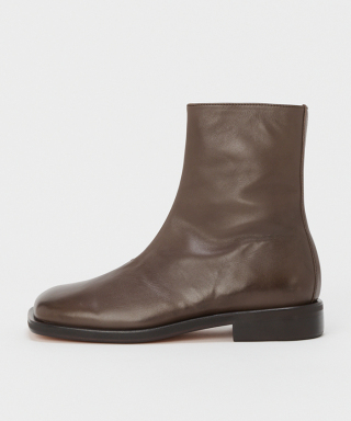 bear foot inside zip boots