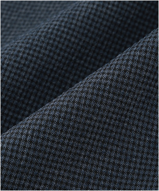 スモーキーなブルー地に細かいチェックが映える1着　1653851-F