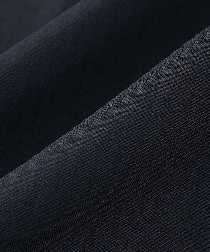 シャドーのストライプがかすかに浮かぶ1着　1658451-B