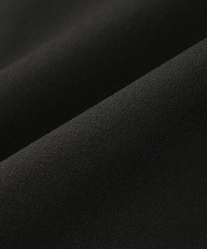 知的な印象の控え目なシャドーストライプ柄　1658651-A