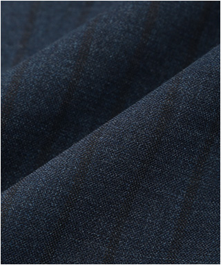 うっすらと浮かぶラインがエレガントな印象を与えます　1656651-B