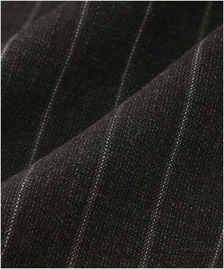 ストライプ柄がくっきり映えるクラシカルな1着　1656851-E