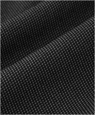 遠目には無地にも見える織柄が上品な1着　1133851-C