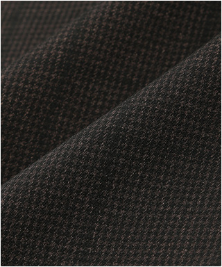 細かな千鳥柄にウインドーペンを重ねたクラシカルな1着　1136851-E