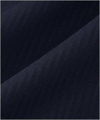 控えめなストライプで幅広く活躍するネイビースーツ　1901261-B